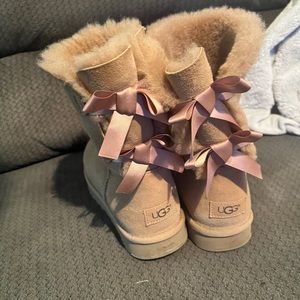 COPY - Ugh bailey bows size 9 maybe worn a handful of times